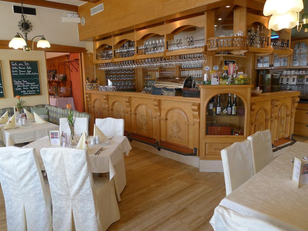 Hotel Restaurant Boeck "Roter Hahn" Ζανκτ Πέλτεν Εξωτερικό φωτογραφία