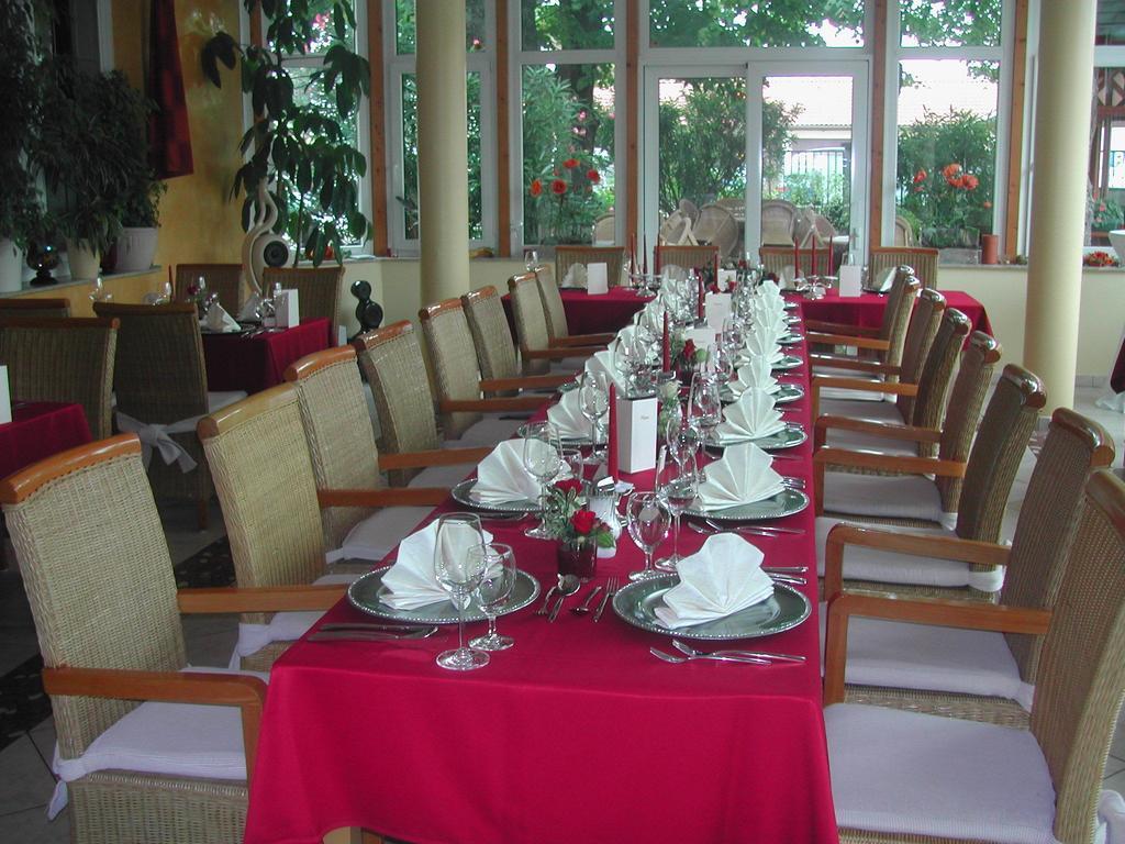 Hotel Restaurant Boeck "Roter Hahn" Ζανκτ Πέλτεν Εξωτερικό φωτογραφία
