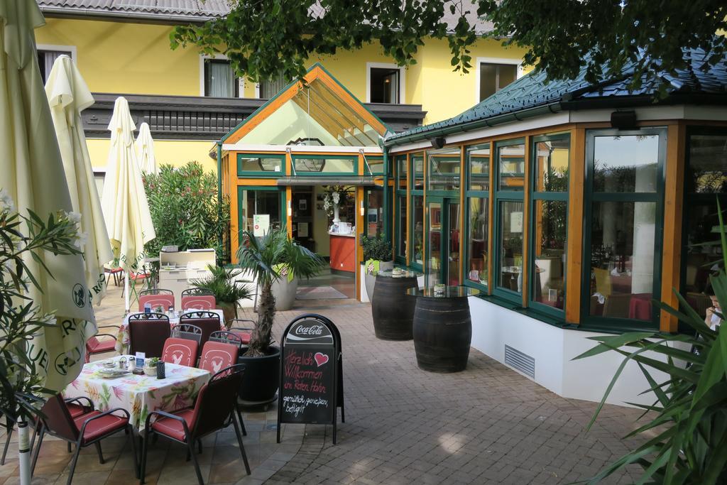 Hotel Restaurant Boeck "Roter Hahn" Ζανκτ Πέλτεν Εξωτερικό φωτογραφία