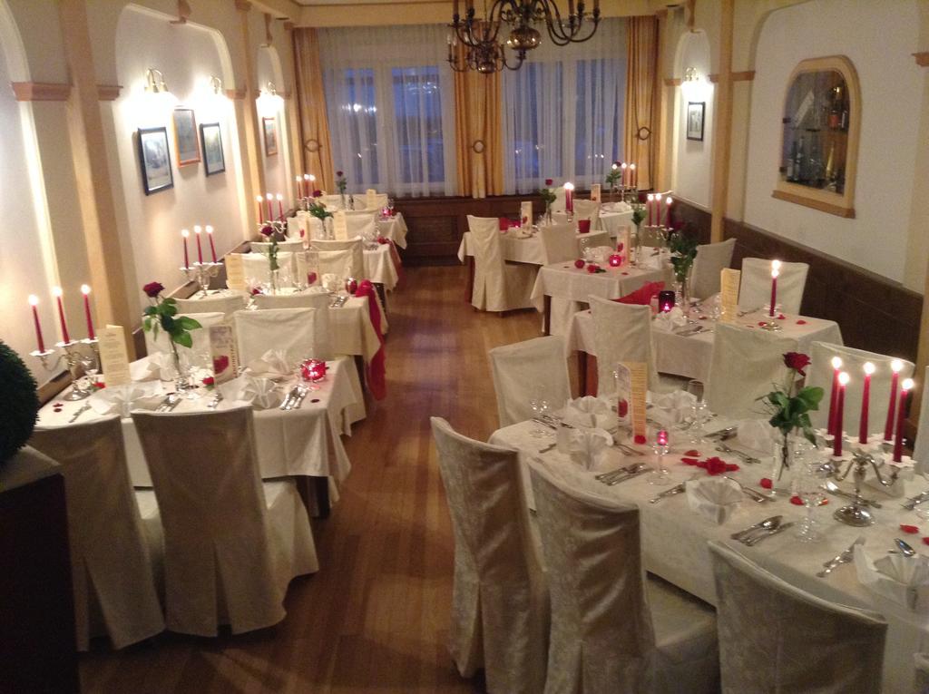 Hotel Restaurant Boeck "Roter Hahn" Ζανκτ Πέλτεν Εξωτερικό φωτογραφία