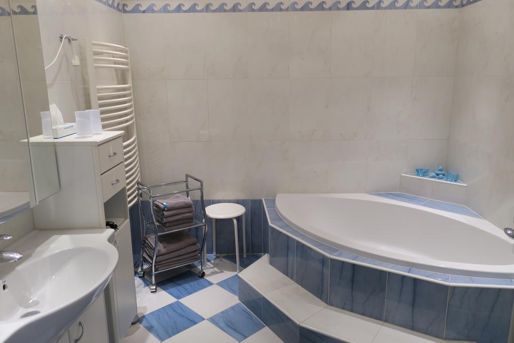 Hotel Restaurant Boeck "Roter Hahn" Ζανκτ Πέλτεν Εξωτερικό φωτογραφία