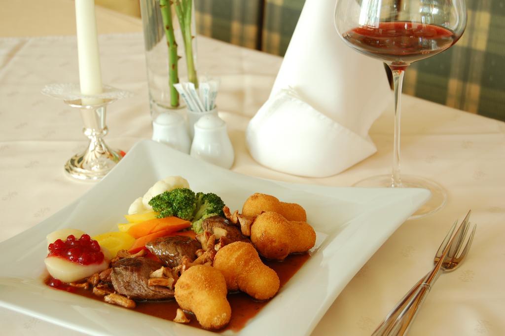 Hotel Restaurant Boeck "Roter Hahn" Ζανκτ Πέλτεν Εξωτερικό φωτογραφία